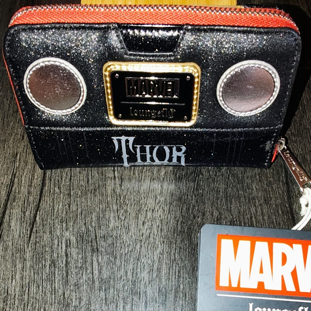 Marvel Loungefly Thor Wallet - Picture 4 of 4
